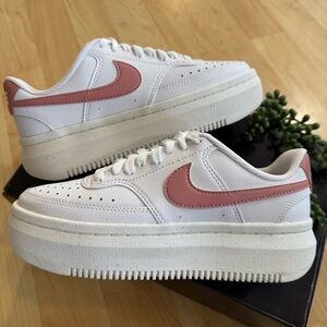 🩷 NIKE 🩷 Court Platform Vision Alta Sneaker - Brand NEW in box - Womens 6